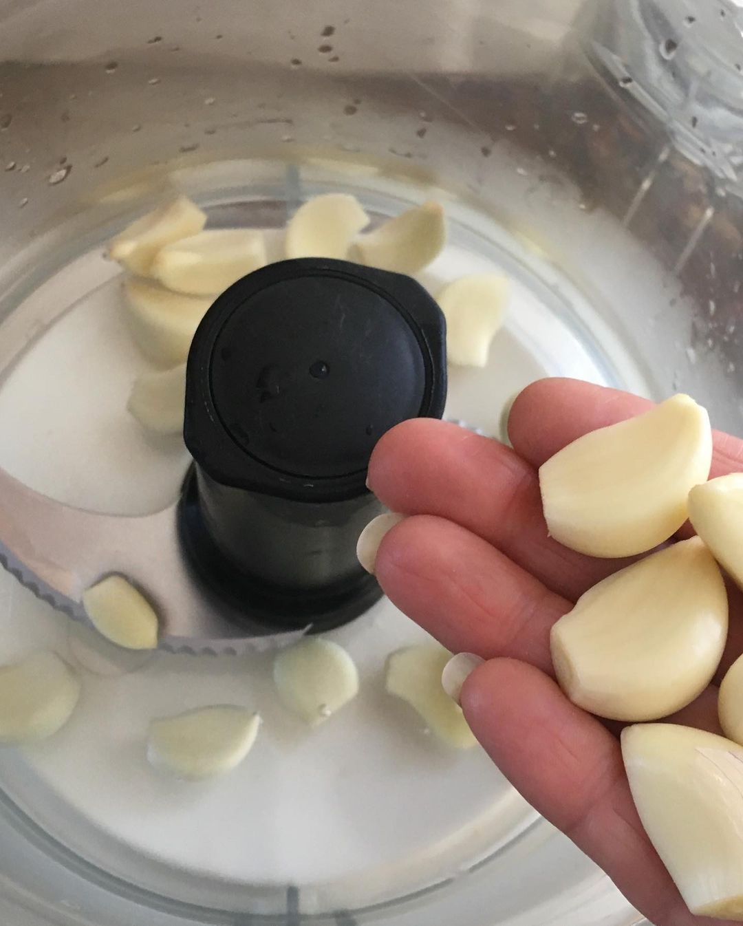 blending garlic 